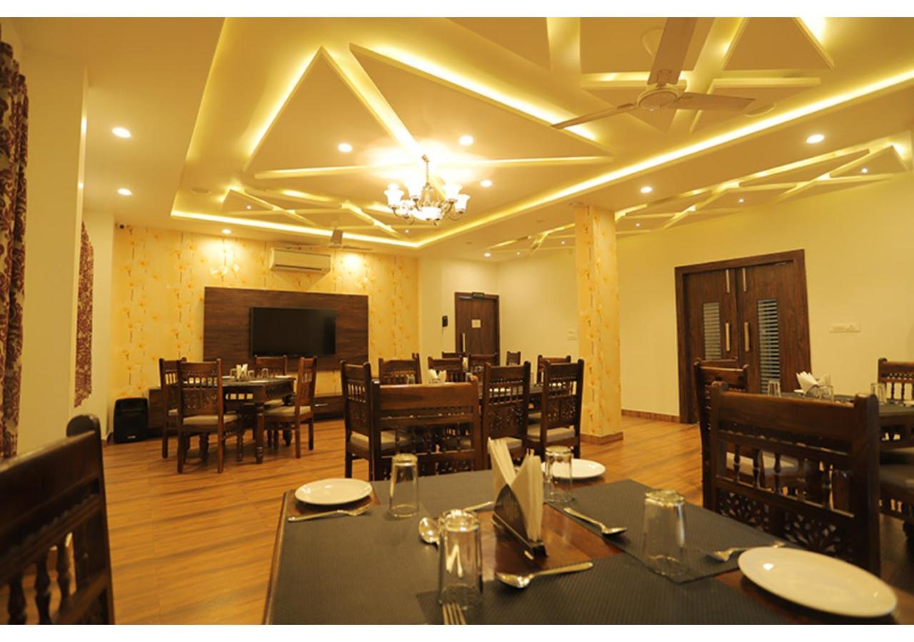 Hotel Raha Udajpur Zewnętrze zdjęcie