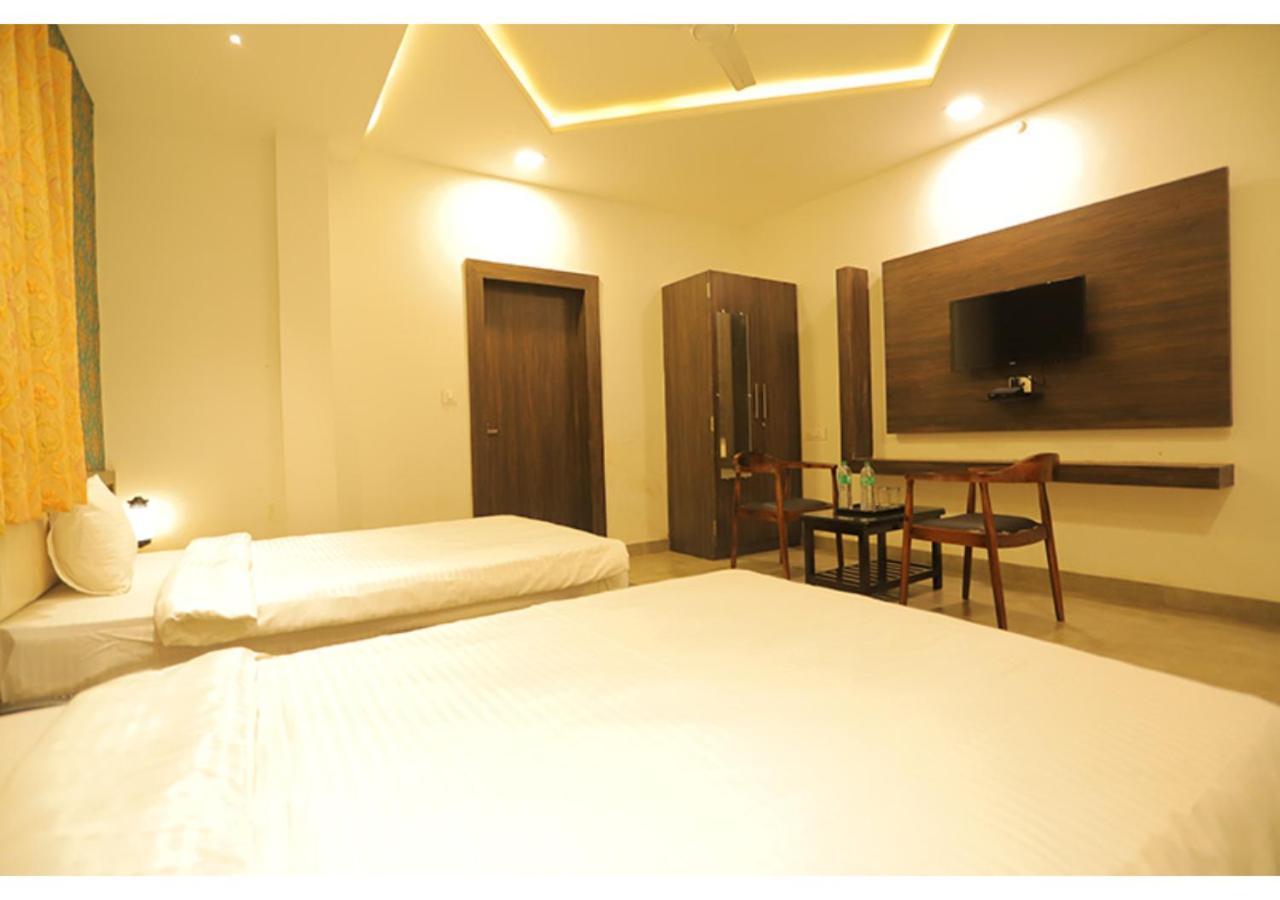 Hotel Raha Udajpur Zewnętrze zdjęcie